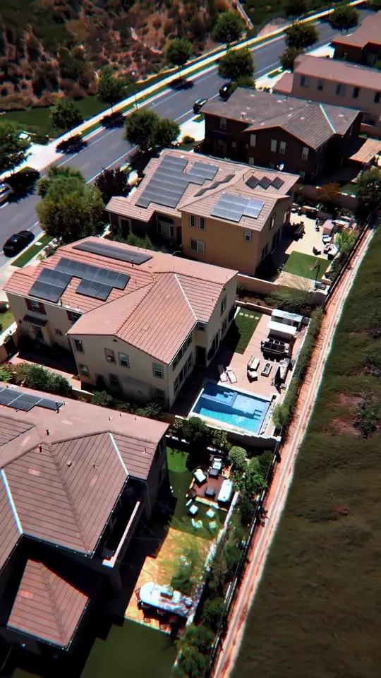Beverly Hills Pool Surround